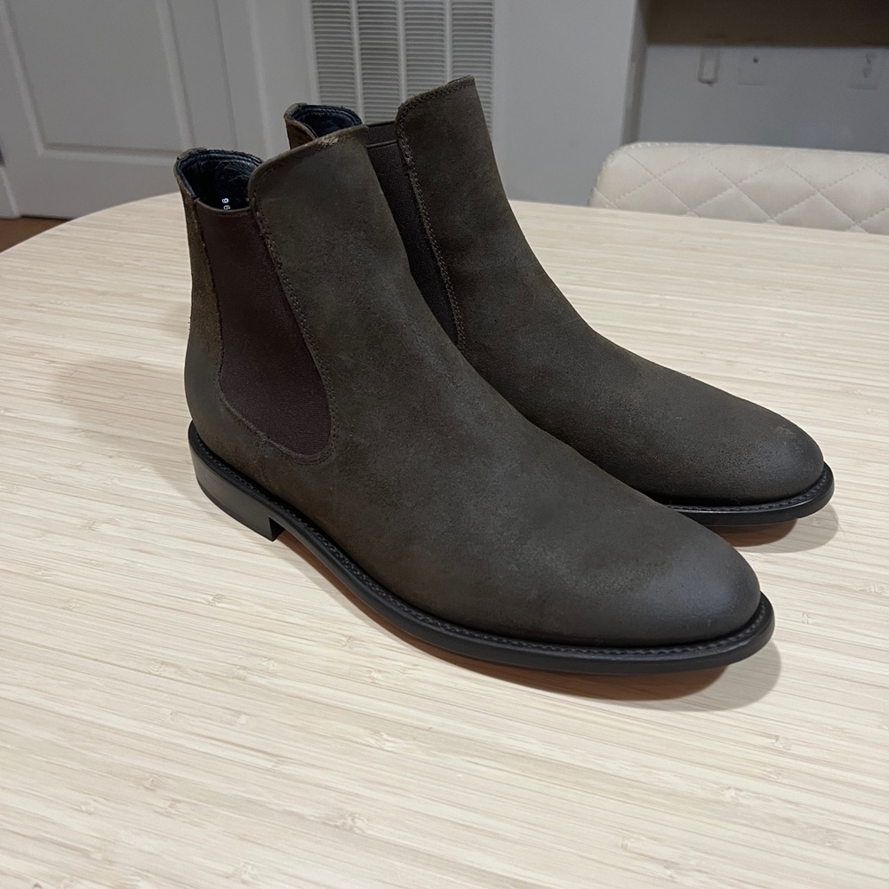 Never worn Thursday Boots Cavalier Dark Brown Suede size 11